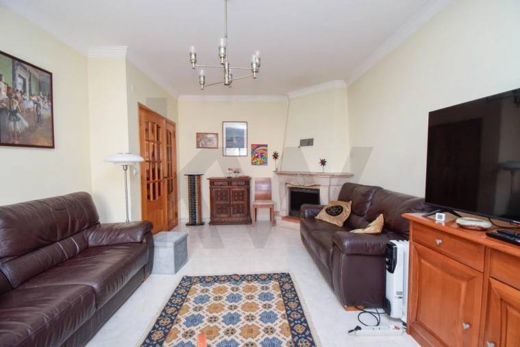 Apartamento T3 para Venda em Algueirão-Mem Martins Foto 12