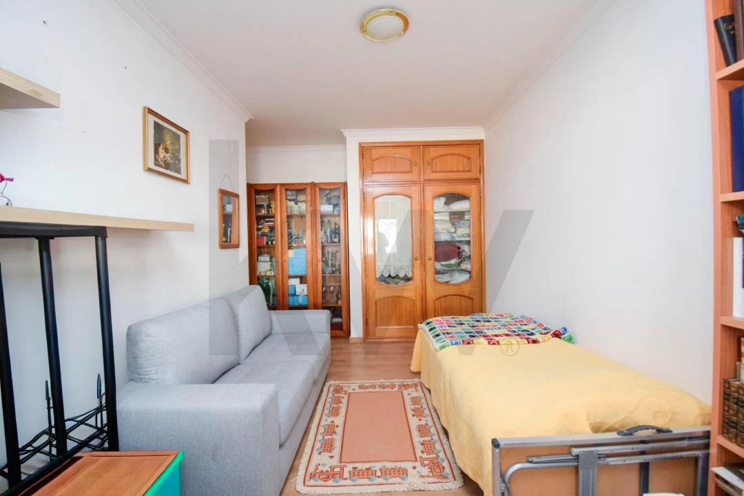 Apartamento T3 para Venda em Algueirão-Mem Martins Foto 23