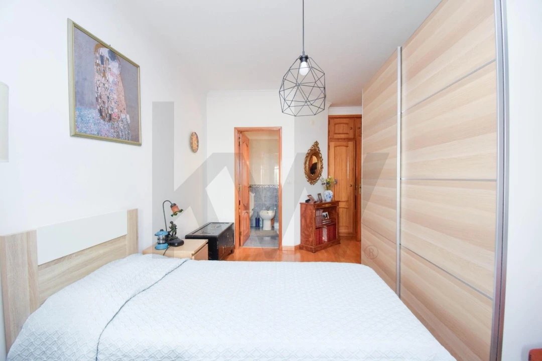 Apartamento T3 para Venda em Algueirão-Mem Martins Foto 18