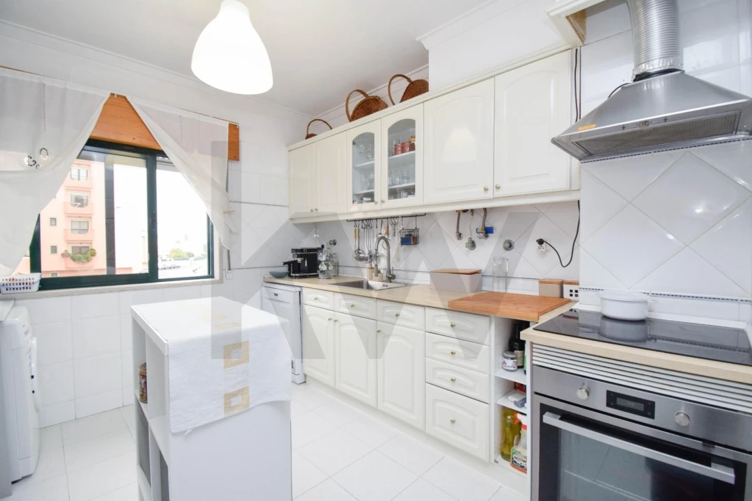 Apartamento T3 para Venda em Algueirão-Mem Martins Foto 5