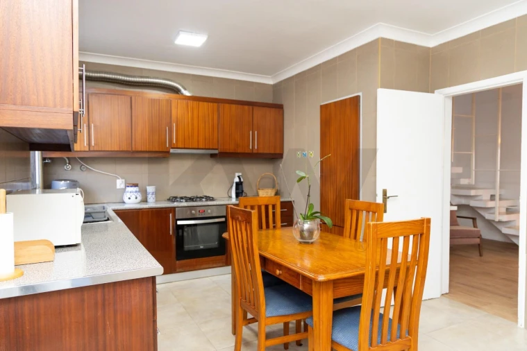 Moradia T4 para Venda em Ponta Delgada (São José) Foto 10