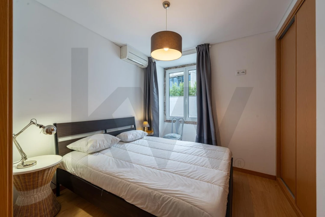 Apartamento T2 para Arrendamento em Santo António Foto 10