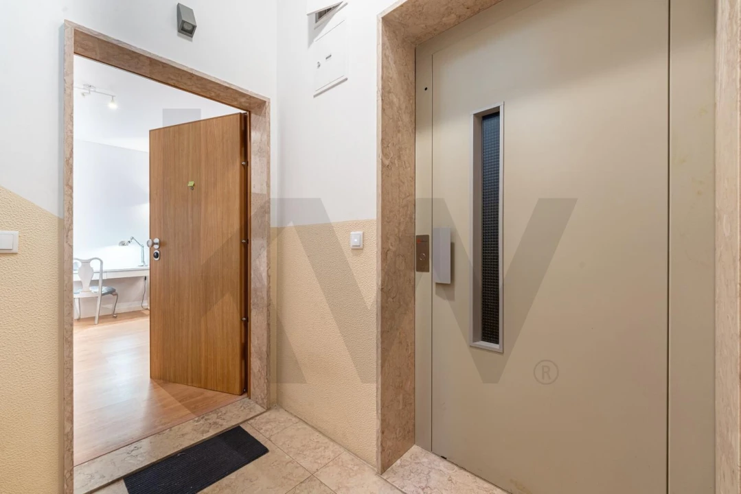 Apartamento T2 para Arrendamento em Santo António Foto 20