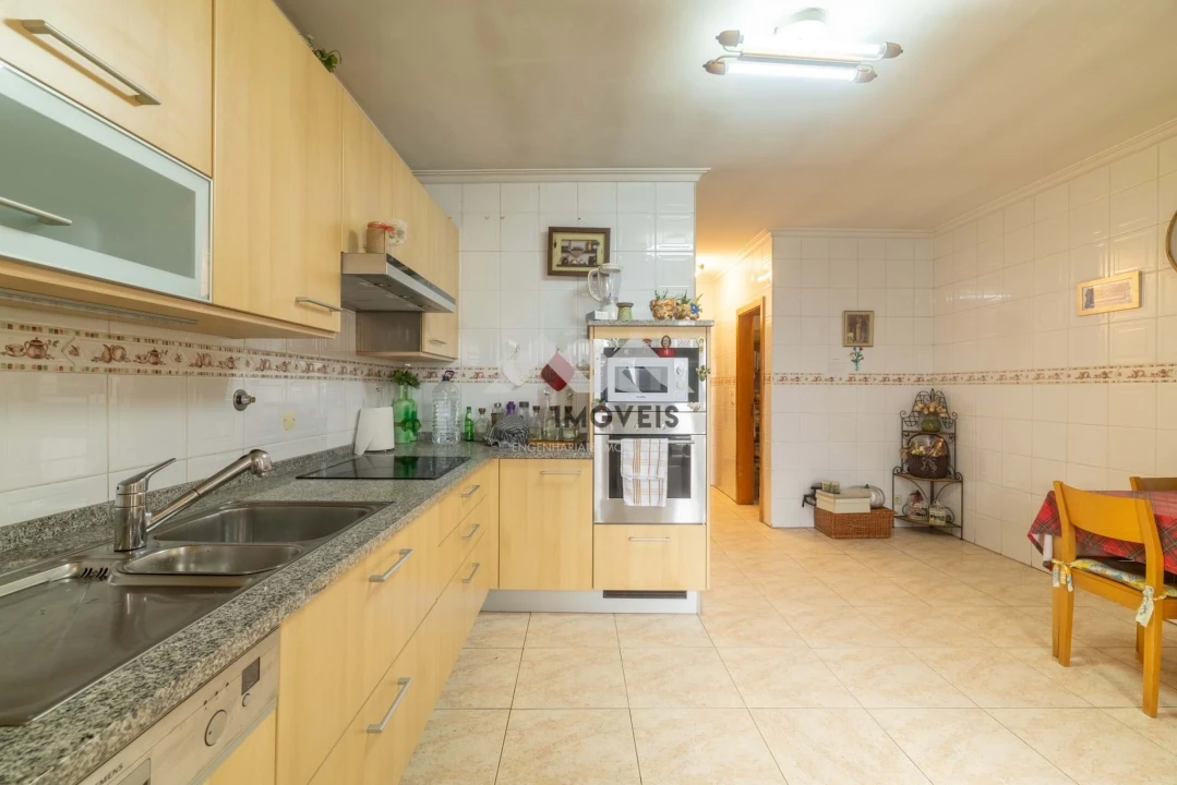 Apartamento T4 para Venda em São João da Madeira Foto 11