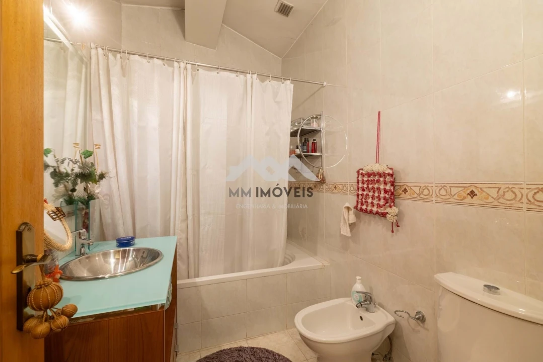 Apartamento T4 para Venda em São João da Madeira Foto 26