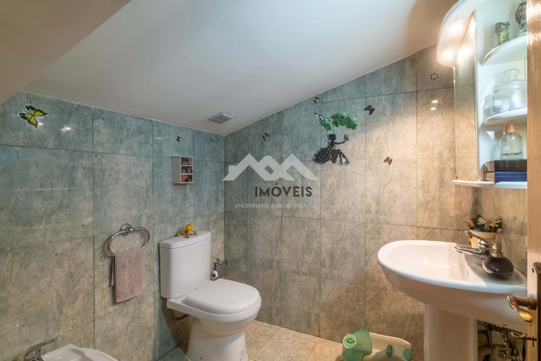 Apartamento T4 para Venda em São João da Madeira Foto 25