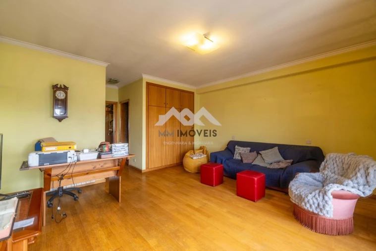 Apartamento T4 para Venda em São João da Madeira Foto 12