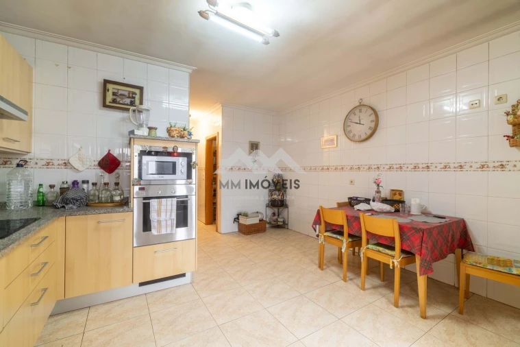 Apartamento T4 para Venda em São João da Madeira Foto 6