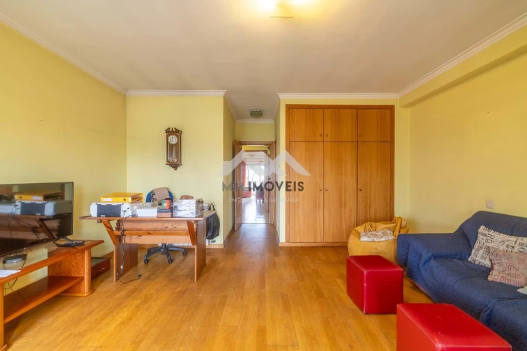 Apartamento T4 para Venda em São João da Madeira Foto 13
