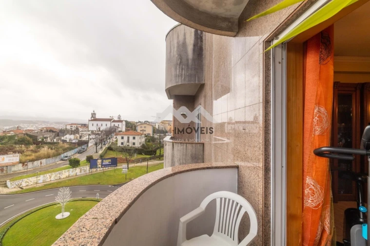 Apartamento T4 para Venda em São João da Madeira Foto 8