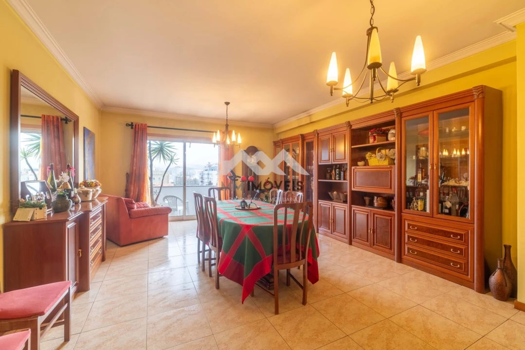 Apartamento T4 para Venda em São João da Madeira Foto 2