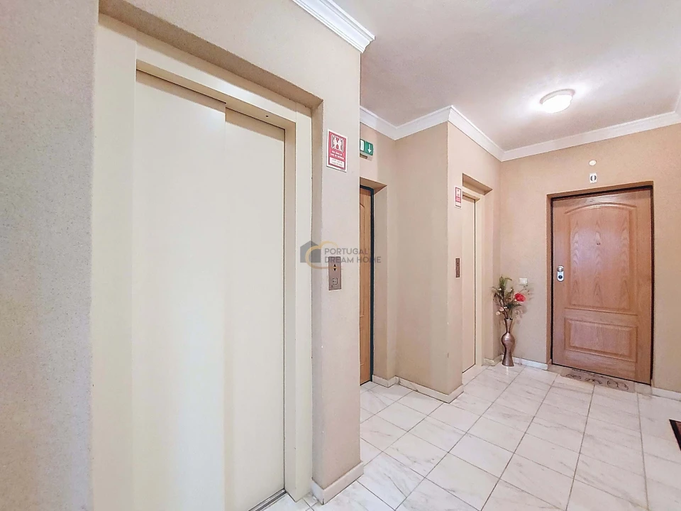 Apartamento T1 para Venda em Armação de Pera Foto 2