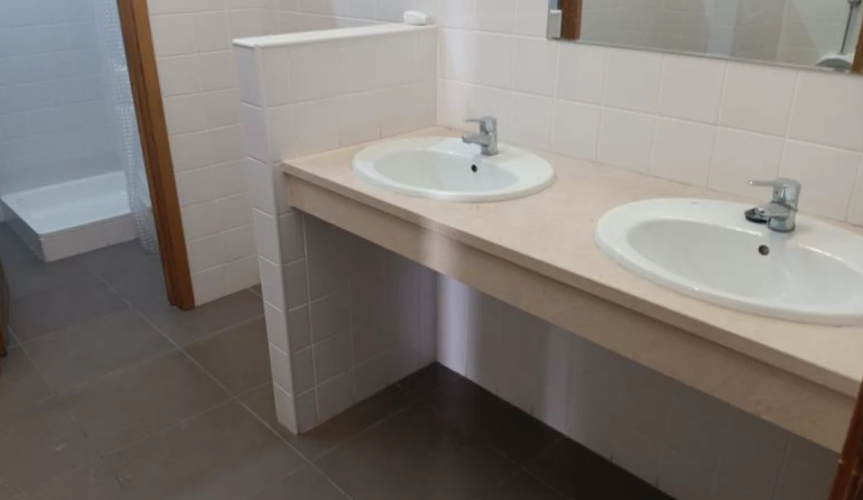 Armazém para Venda em Santo Antão e São Julião do Tojal Foto 13