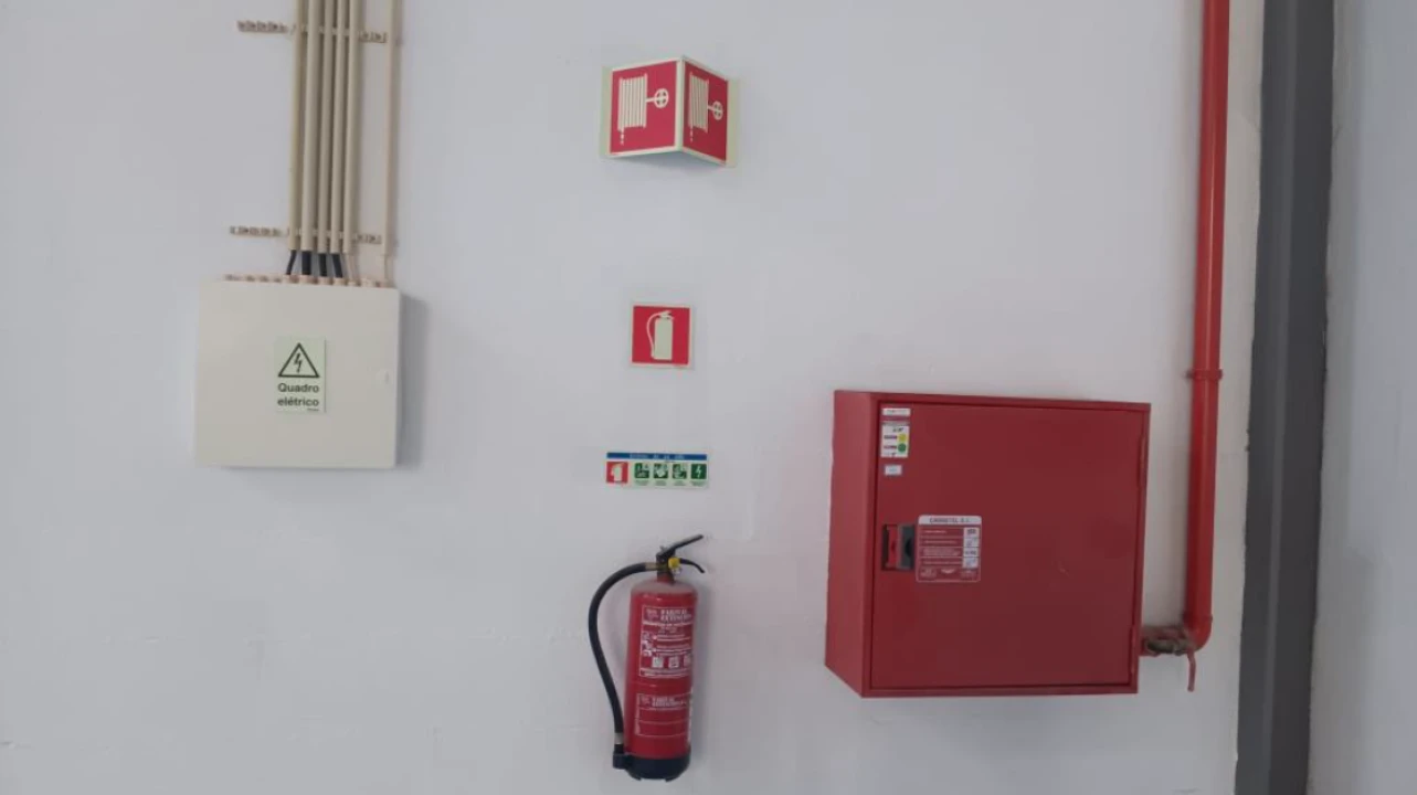 Armazém para Venda em Santo Antão e São Julião do Tojal Foto 3