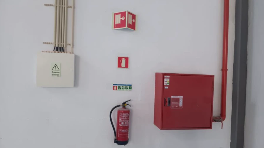 Armazém para Arrendamento em Santo Antão e São Julião do Tojal Foto 3