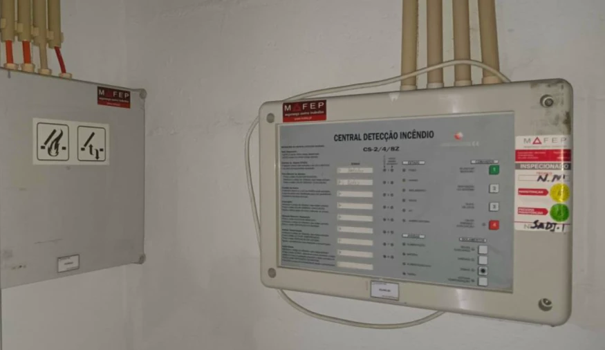 Armazém para Arrendamento em Santo Antão e São Julião do Tojal Foto 4