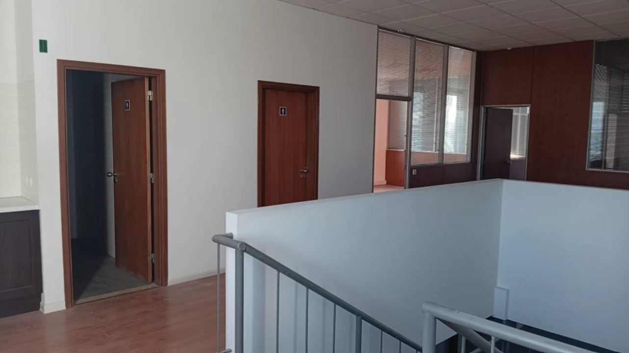 Armazém para Arrendamento em Santo Antão e São Julião do Tojal Foto 6