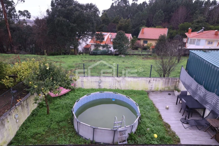 Moradia T3 para Venda em Canelas Foto 35