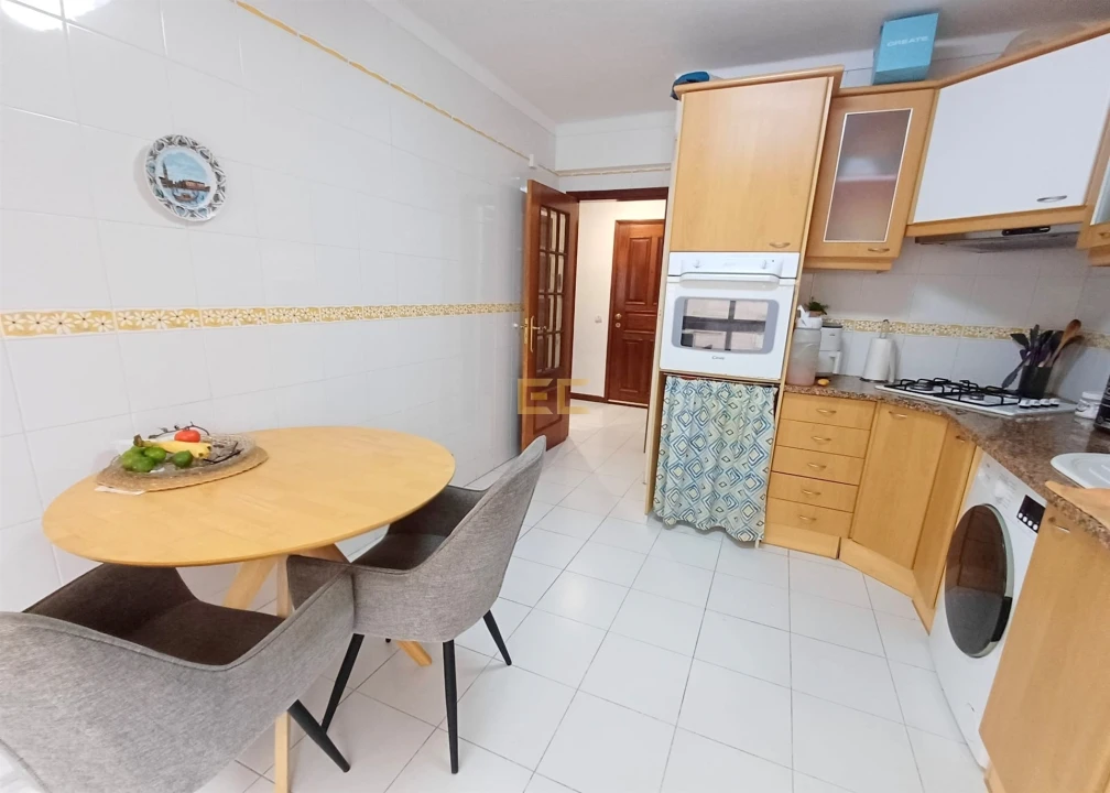 Apartamento T1 para Venda em Buarcos Foto 1