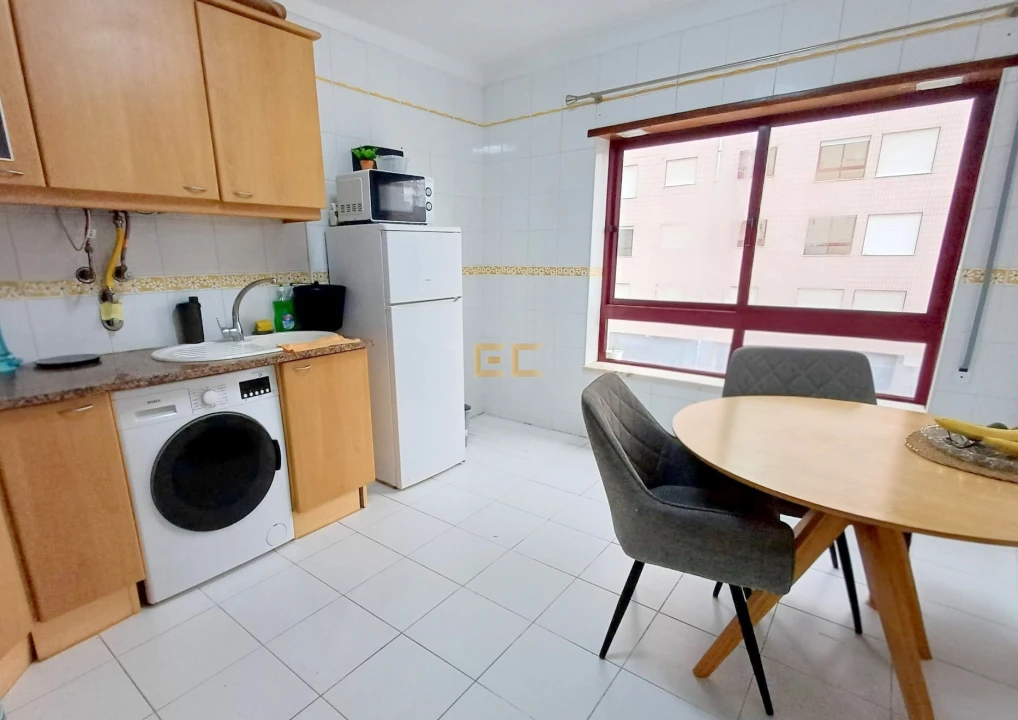 Apartamento T1 para Venda em Buarcos Foto 3