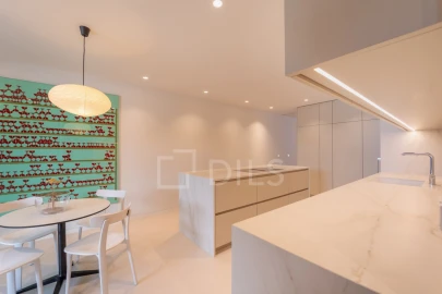 Apartamento T4 para Venda em Aldoar, Foz do Douro e Nevogilde