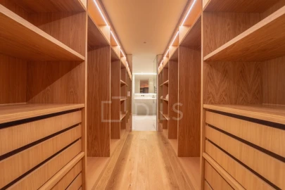 Apartamento T4 para Venda em Aldoar, Foz do Douro e Nevogilde