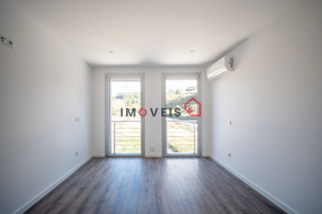 Apartamento T4 para Venda em Pombal Foto 19