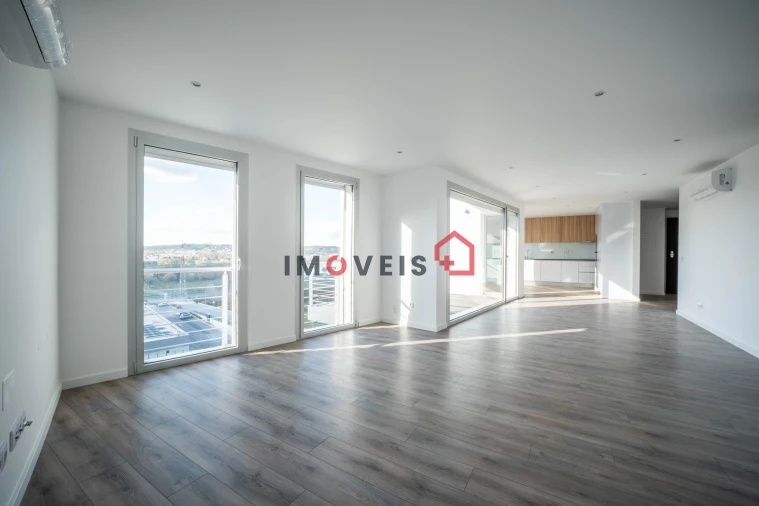 Apartamento T4 para Venda em Pombal Foto 15