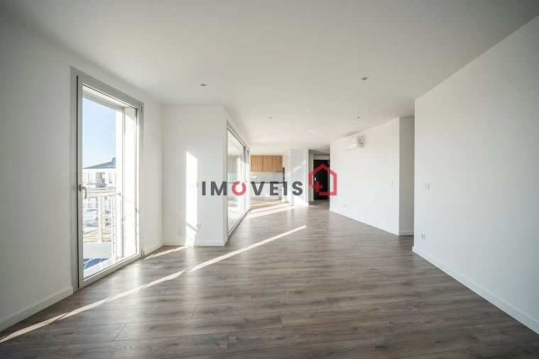 Apartamento T4 para Venda em Pombal Foto 14