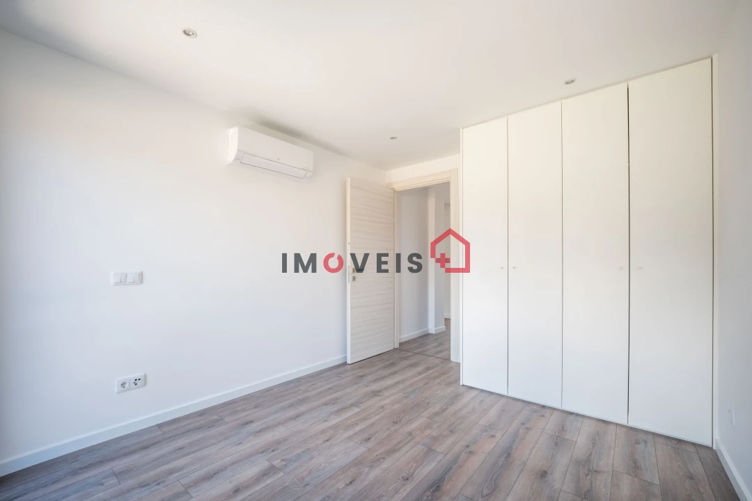 Apartamento T4 para Venda em Pombal Foto 6