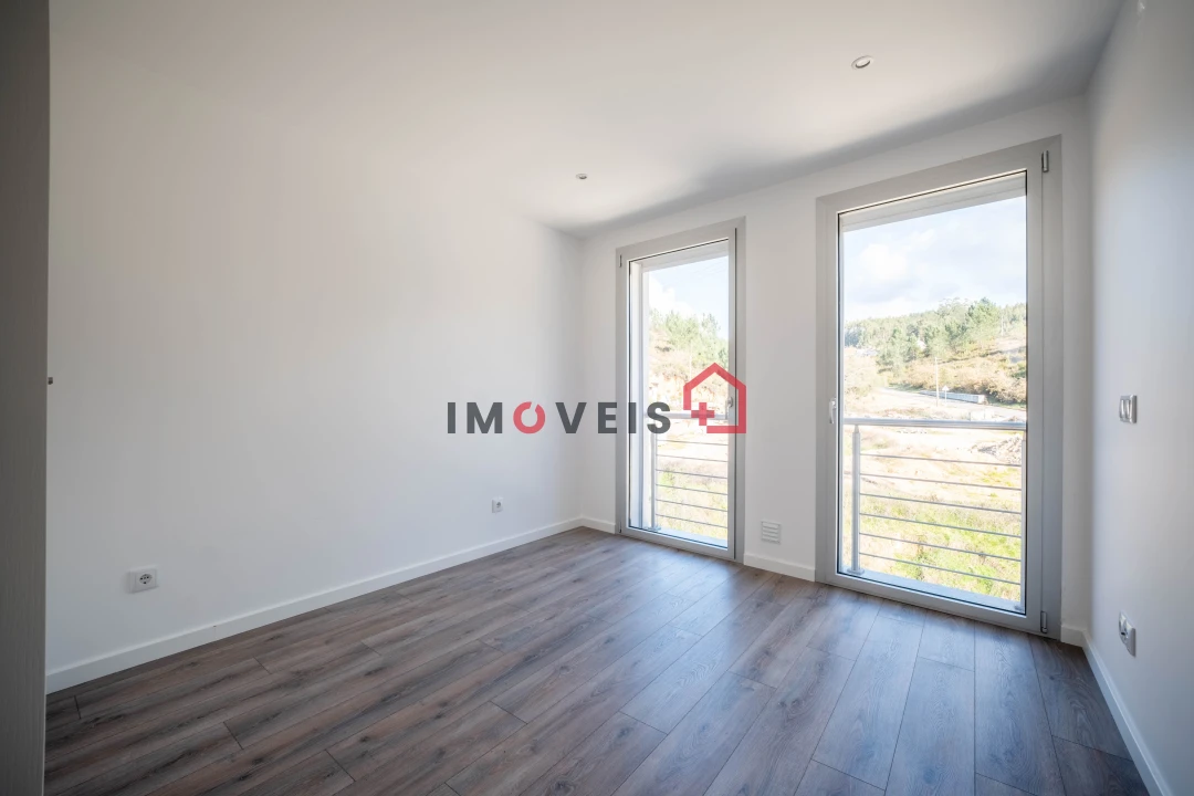 Apartamento T4 para Venda em Pombal Foto 5