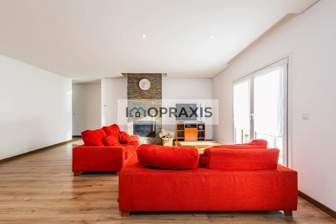 Moradia T5 para Venda em Marrazes e Barosa Foto 3