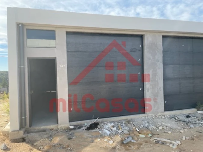 Garagem para Arrendamento em Santa Maria, São Pedro e Matacães Foto 2