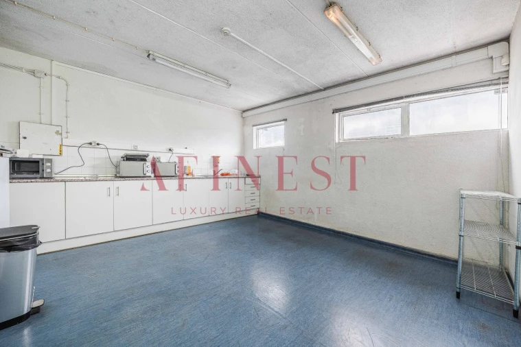 Armazém para Arrendamento em Santa Maria e São Miguel, São Martinho, São Pedro Penaferrim Foto 16