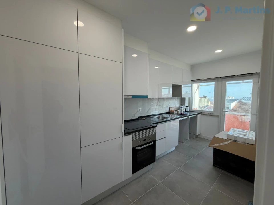 Apartamento T3 para Venda em Almada, Cova da Piedade, Pragal e Cacilhas Foto 3