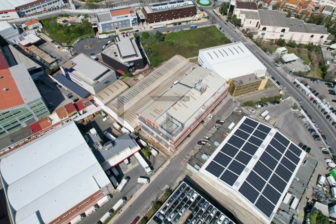 Prédio para Arrendamento em Sacavém e Prior Velho Foto 9