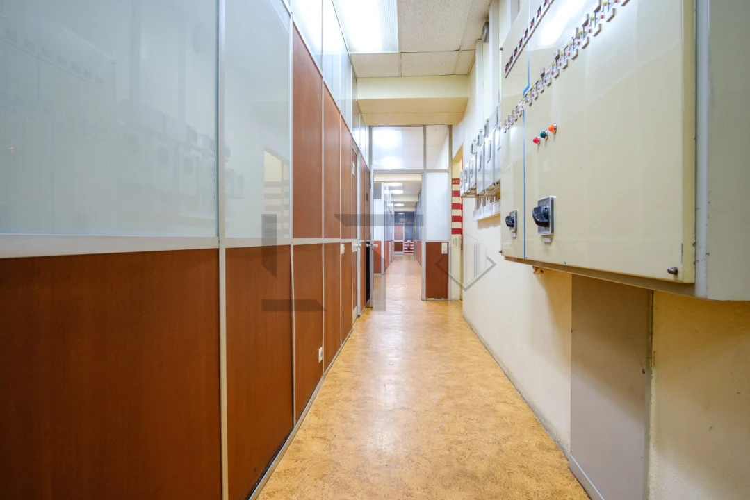 Prédio para Arrendamento em Sacavém e Prior Velho Foto 28