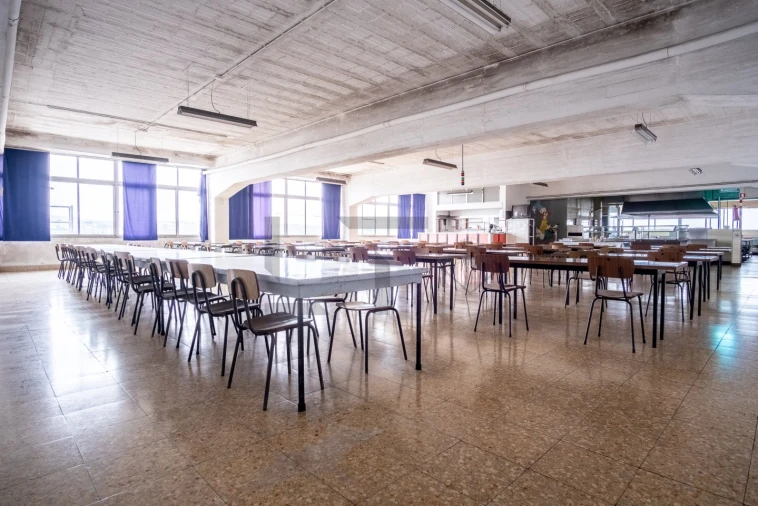 Prédio para Arrendamento em Sacavém e Prior Velho Foto 30