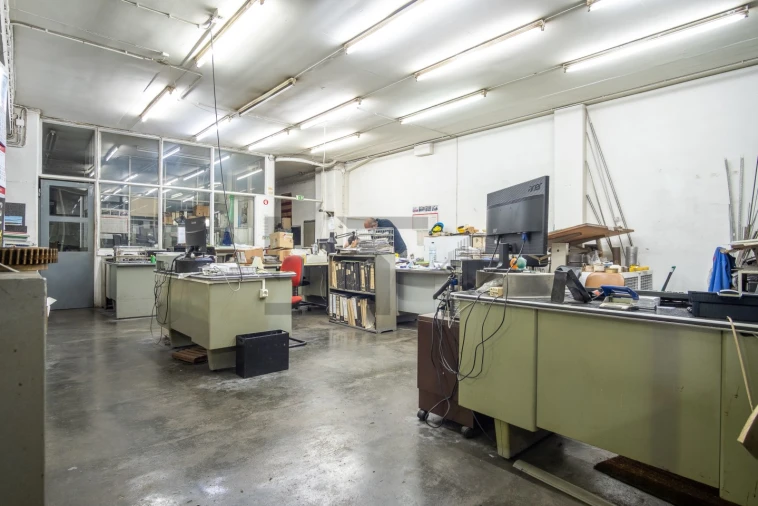 Prédio para Arrendamento em Sacavém e Prior Velho Foto 45