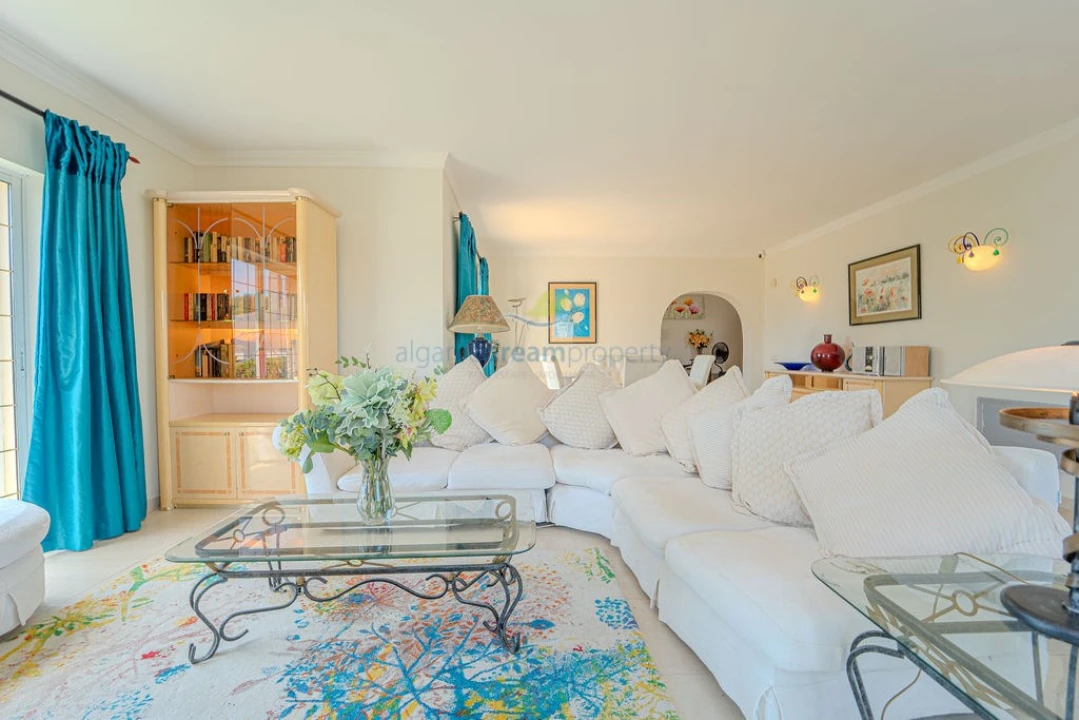 Moradia T3 para Venda em Albufeira e Olhos de Água Foto 7