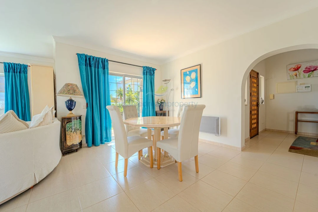 Moradia T3 para Venda em Albufeira e Olhos de Água Foto 9