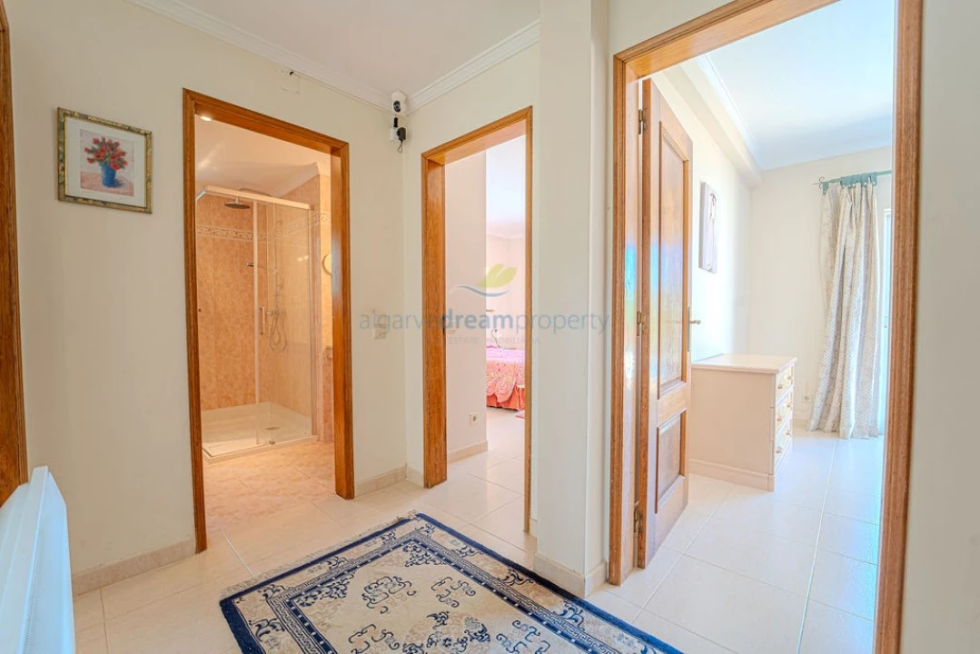 Moradia T3 para Venda em Albufeira e Olhos de Água Foto 14