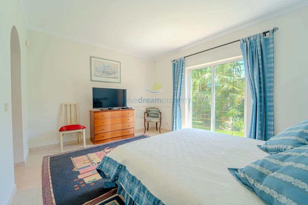 Moradia T3 para Venda em Albufeira e Olhos de Água Foto 16