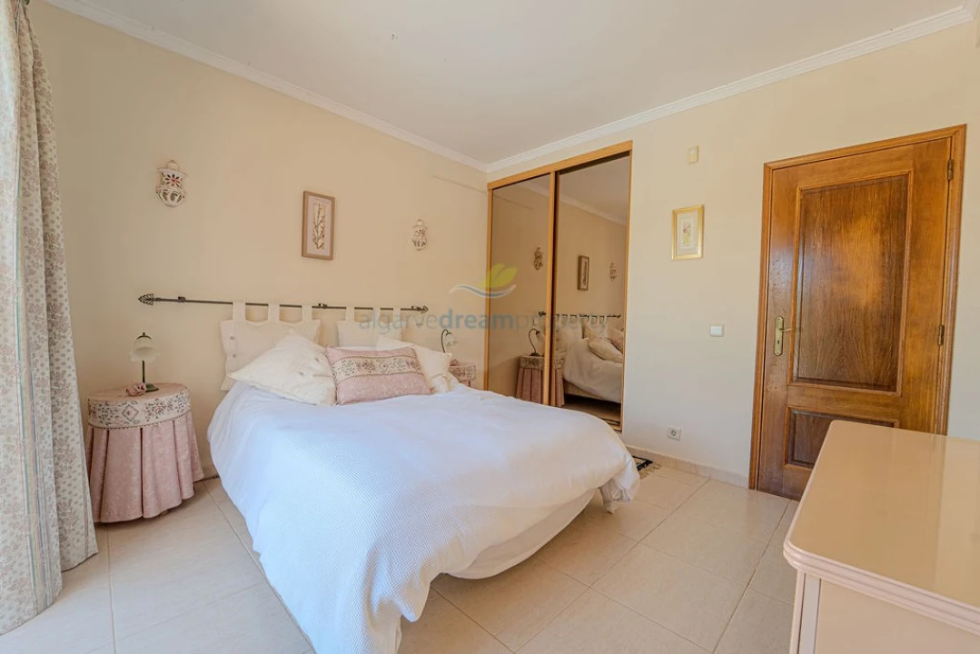 Moradia T3 para Venda em Albufeira e Olhos de Água Foto 22