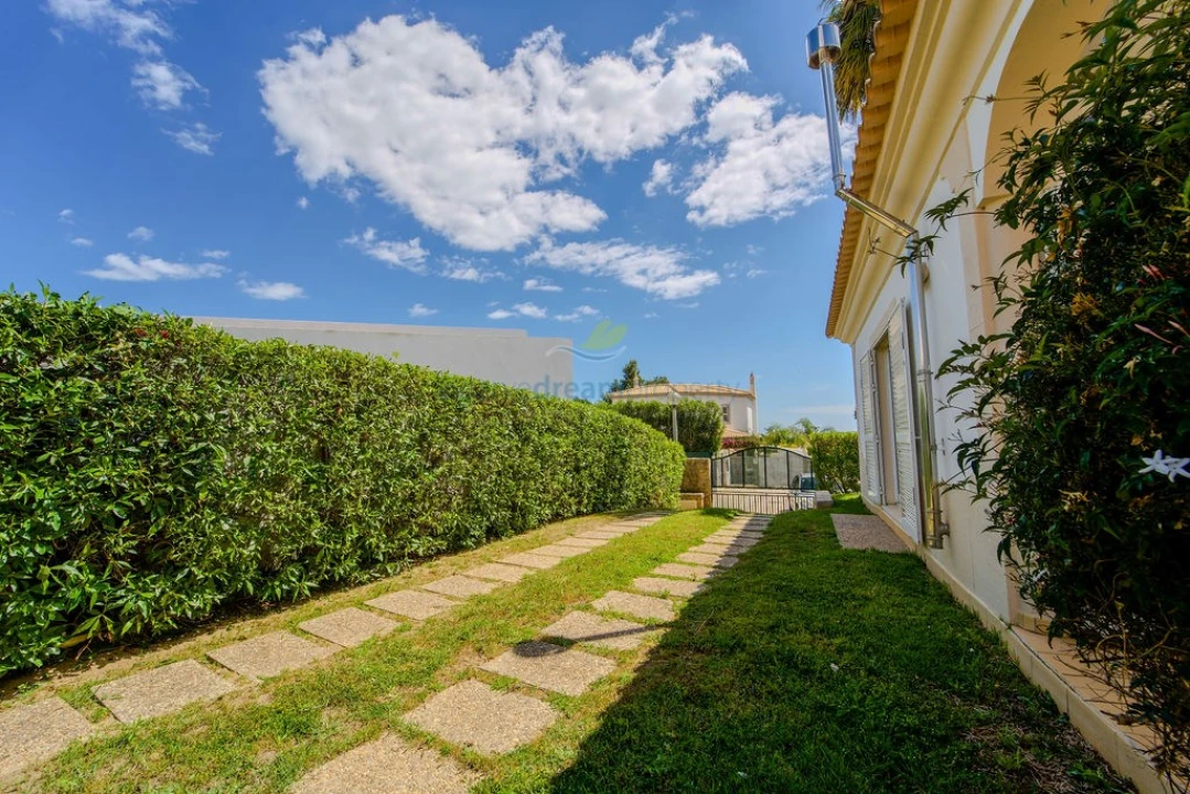 Moradia T3 para Venda em Albufeira e Olhos de Água Foto 30