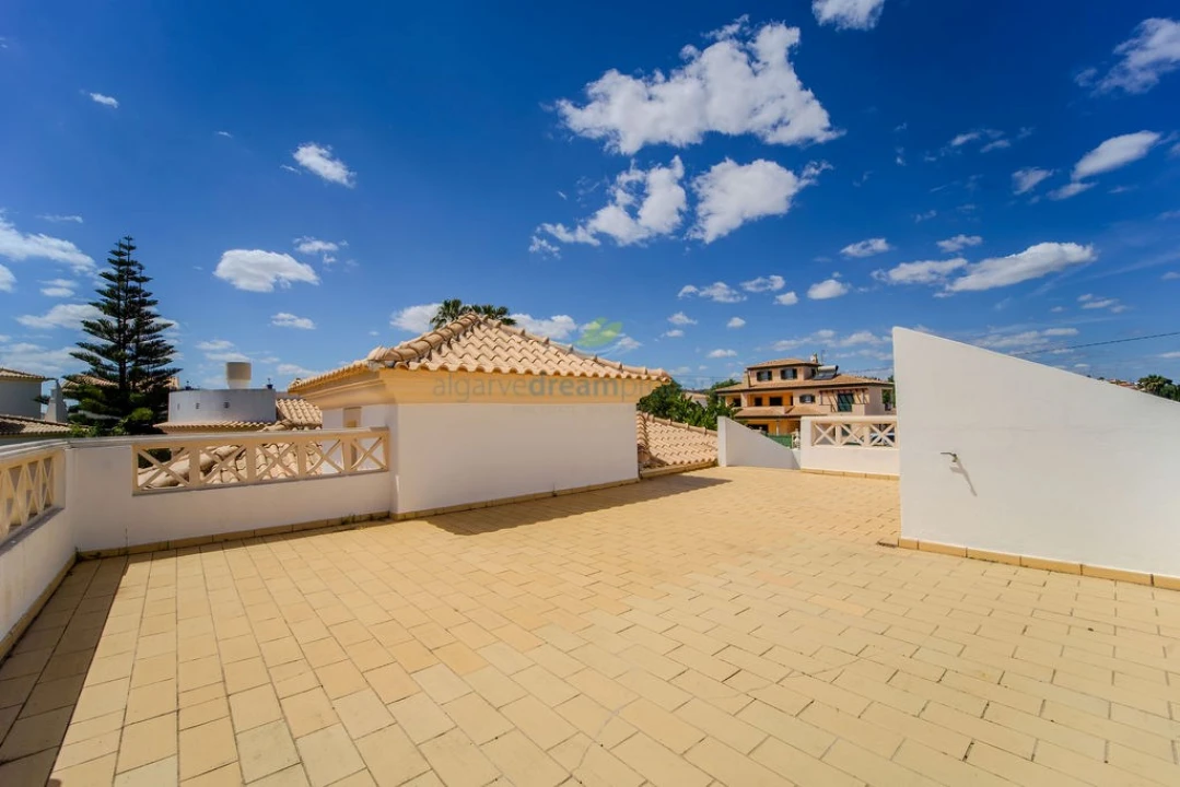 Moradia T3 para Venda em Albufeira e Olhos de Água Foto 35