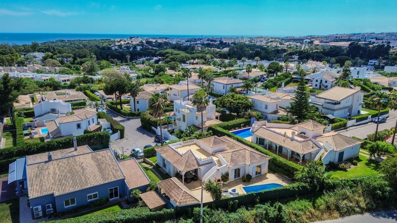 Moradia T3 para Venda em Albufeira e Olhos de Água Foto 40