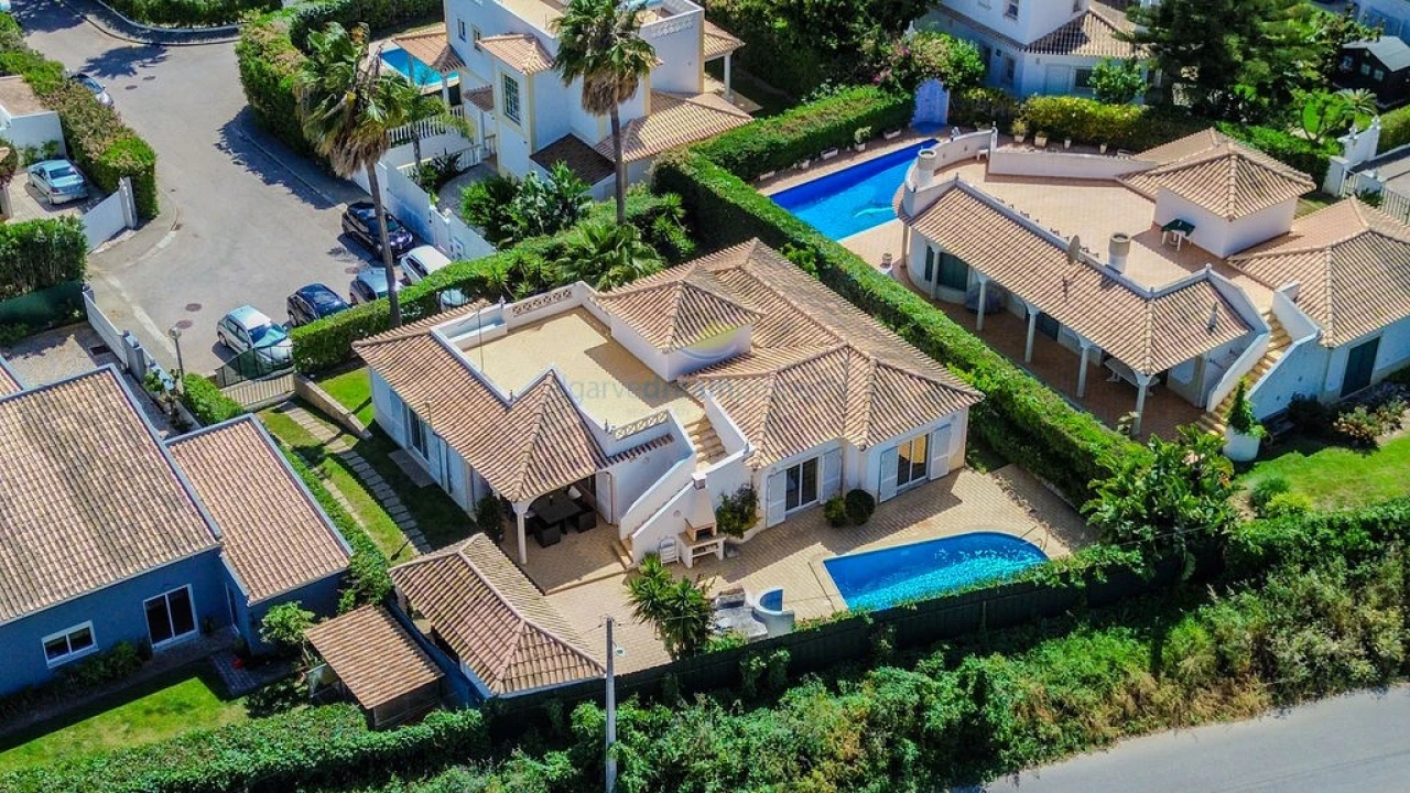 Moradia T3 para Venda em Albufeira e Olhos de Água Foto 45