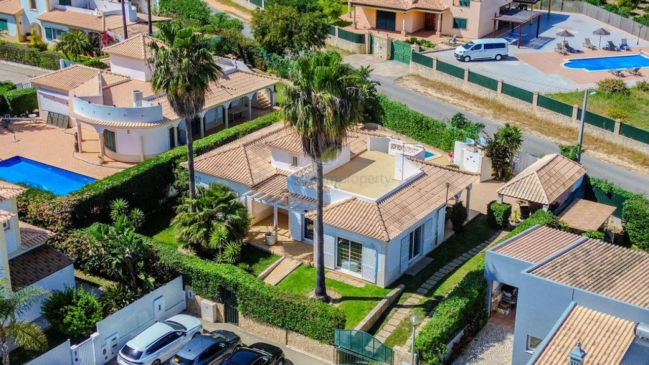 Moradia T3 para Venda em Albufeira e Olhos de Água Foto 46