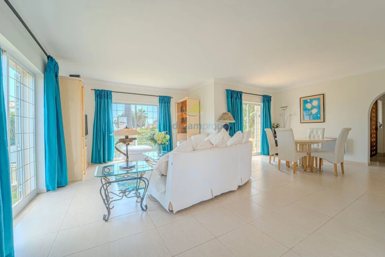 Moradia T3 para Venda em Albufeira e Olhos de Água Foto 5